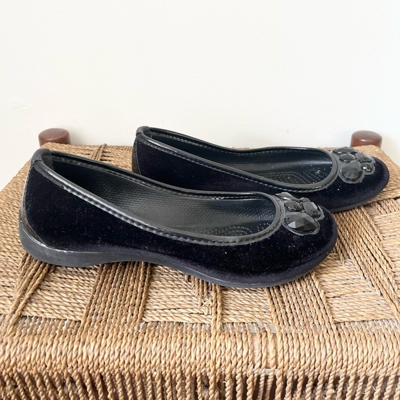 Crocs Shoes Women’s 7 Velvet Ballet Flats with Black Gem Embellishment - Picture 5 of 7